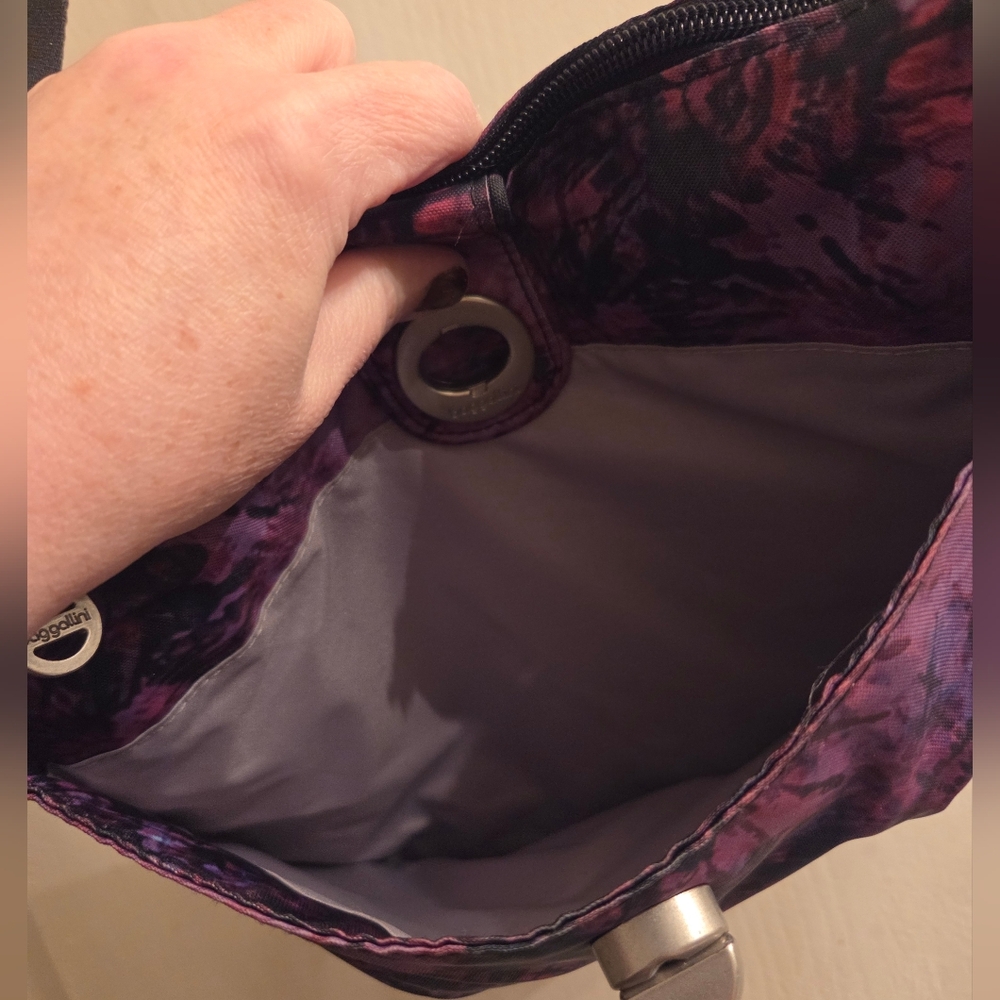 Baggallini Sorrento RFID Hobo Bag in Orchid Tie-Dye - Picture 3 of 9